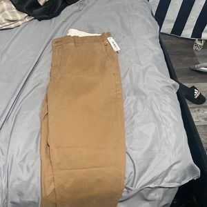 Mens 30/32 dark khaki chino pants